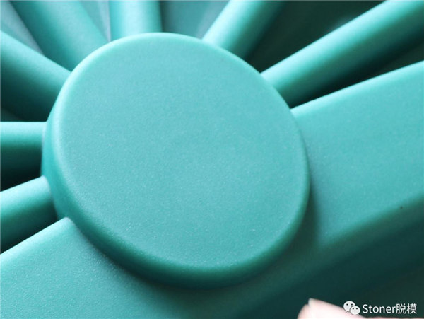 使用Stoner TraSys RotoFlow改善了產(chǎn)品質(zhì)量，提供了沒有針孔的光滑表面！