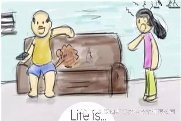 人生就是。。。 妻子已經(jīng)發(fā)火，你卻肆無忌憚地放屁“排毒氣”